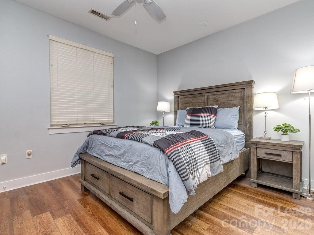 1101 W 1st Street - Photo 15