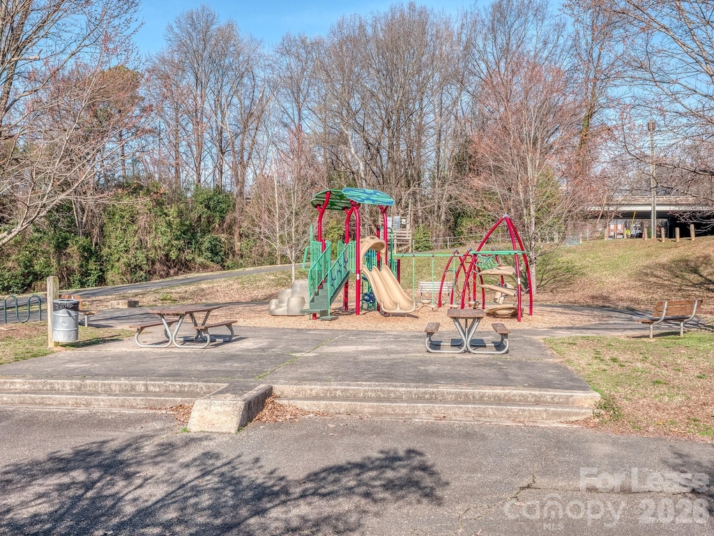1101 W 1st Street - Photo 26