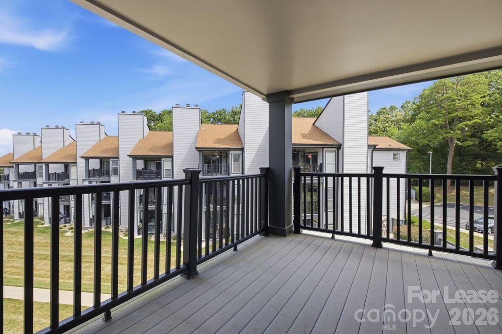18841 Vineyard Point Lane - Photo 19