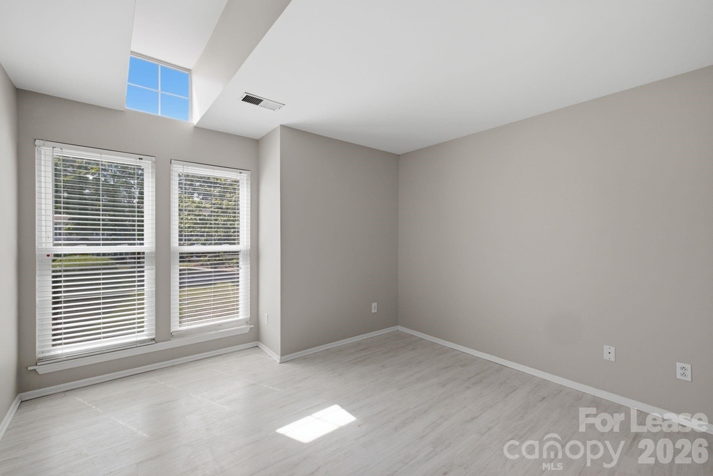 18841 Vineyard Point Lane - Photo 9
