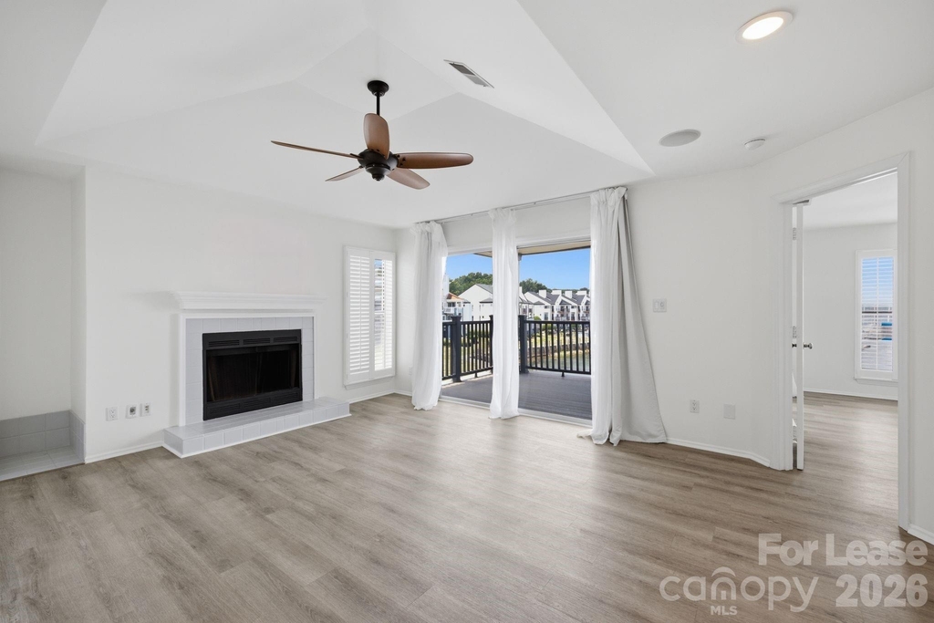 18883 Vineyard Point Lane - Photo 1