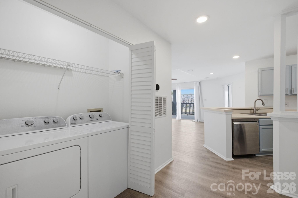 18883 Vineyard Point Lane - Photo 16