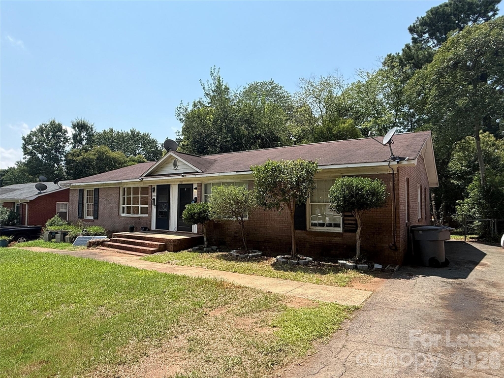 3721 Driftwood Drive - Photo 0
