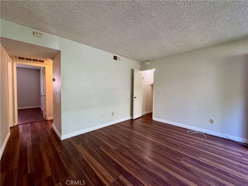 241 S Curtis Avenue - Photo 6