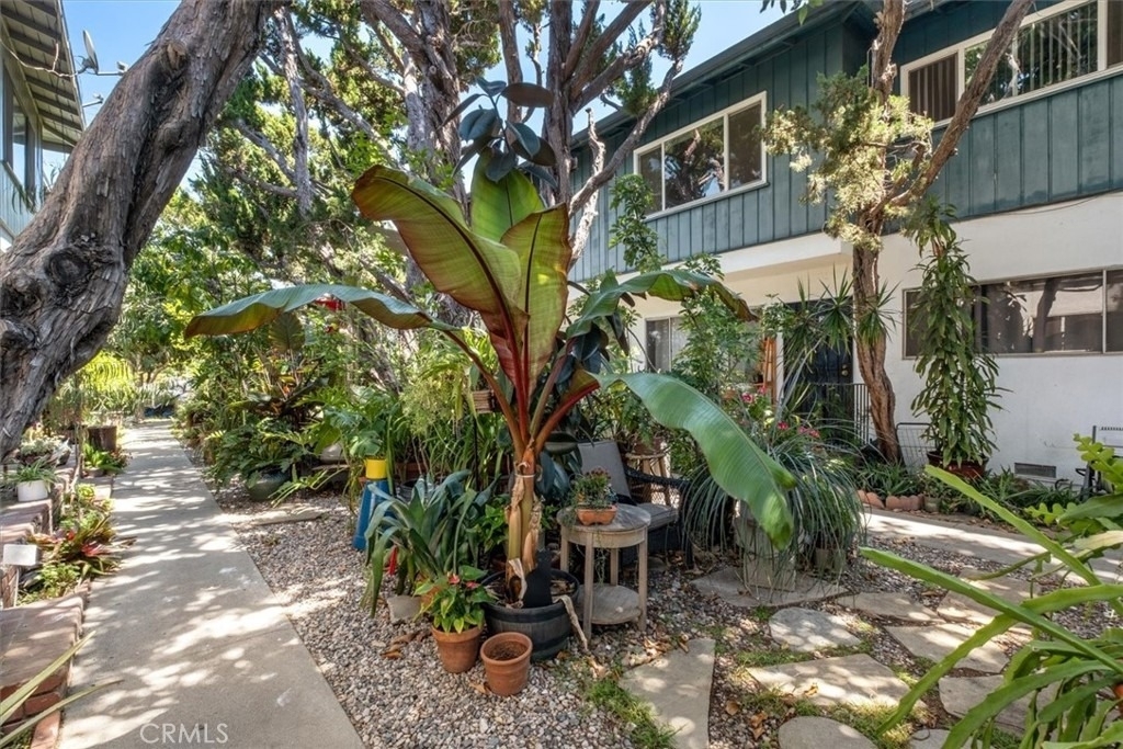 5851 Woodman Avenue - Photo 1