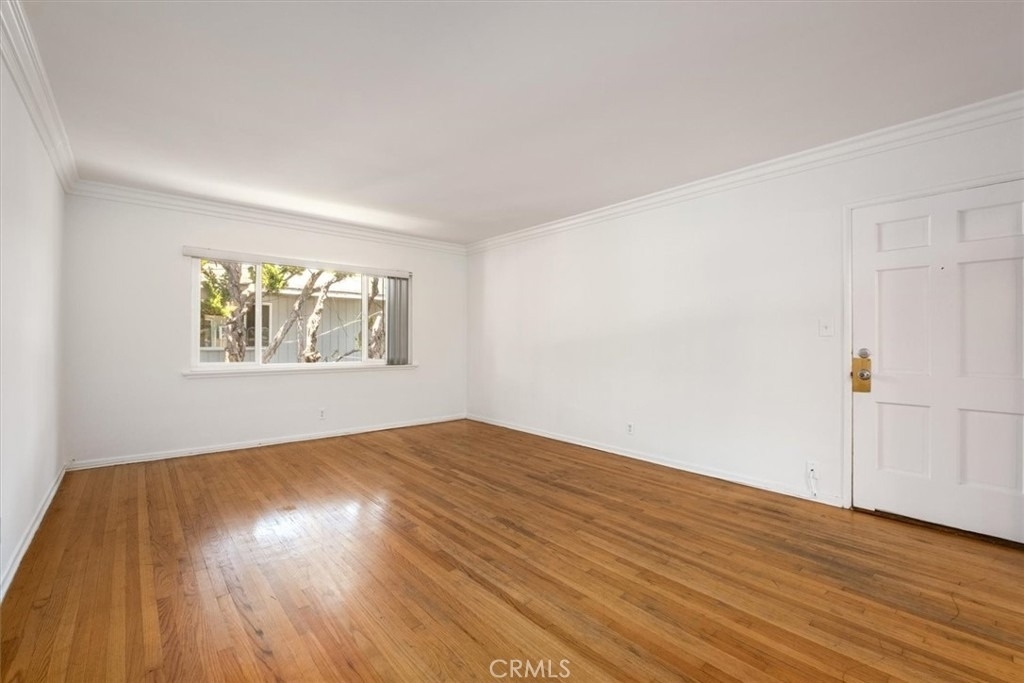 5851 Woodman Avenue - Photo 3