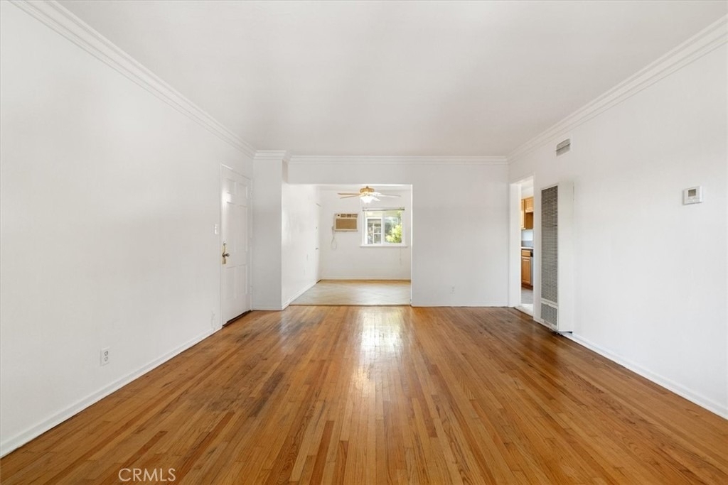 5851 Woodman Avenue - Photo 6