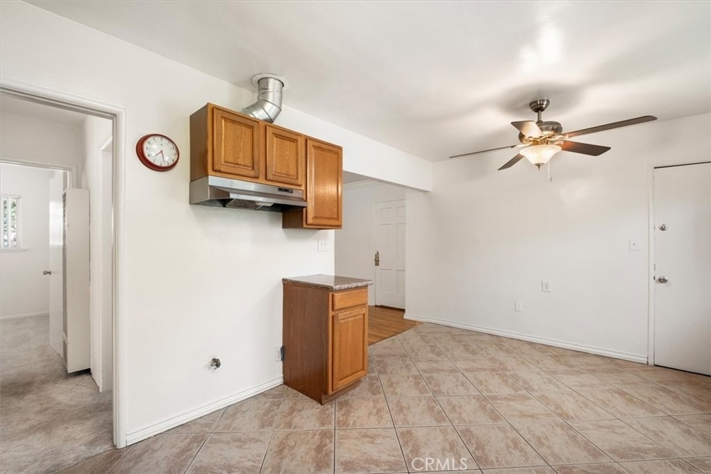 5851 Woodman Avenue - Photo 7