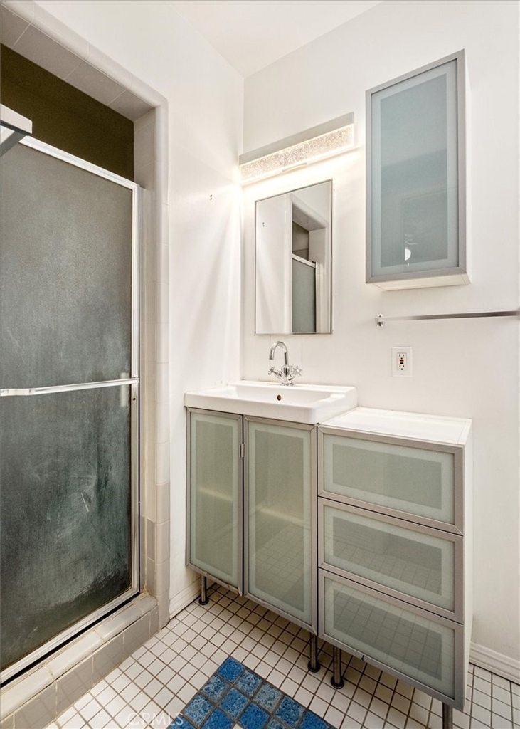 5851 Woodman Avenue - Photo 22