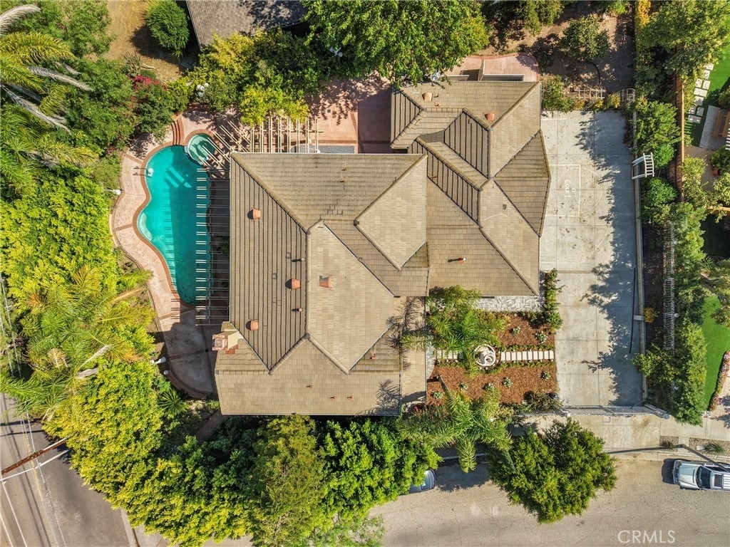 20871 Betron Street - Photo 40