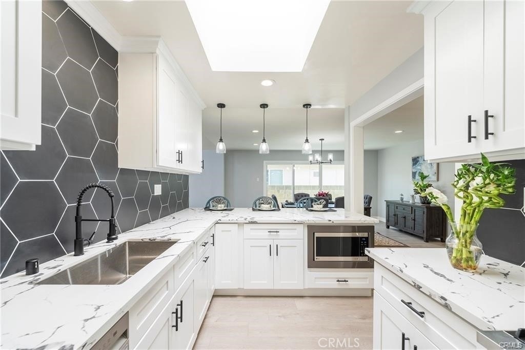 5130 Carmelynn Street - Photo 4