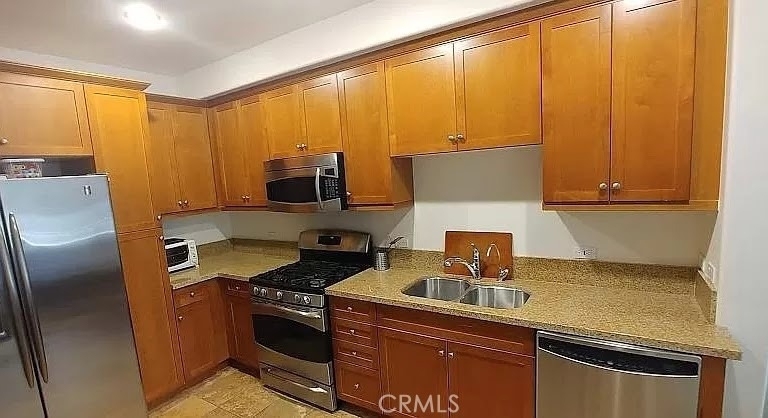 629 Traction Avenue - Photo 3