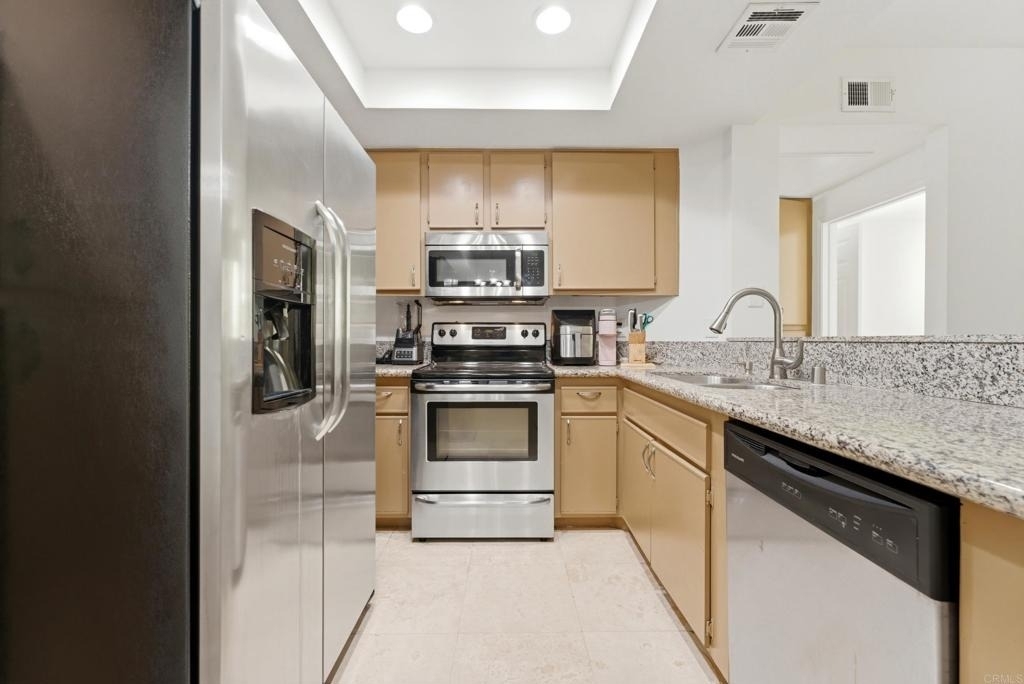 680 Camino De La Reina - Photo 1