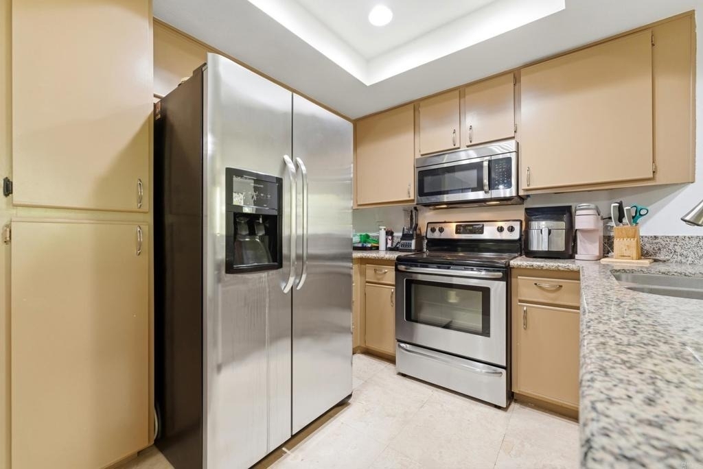 680 Camino De La Reina - Photo 2
