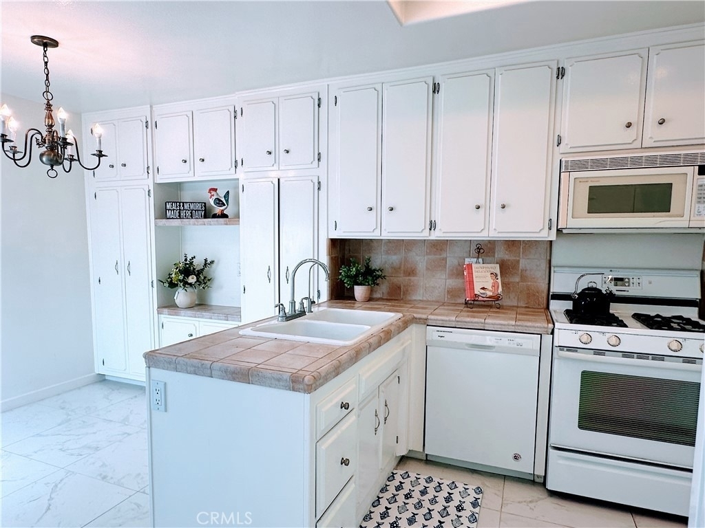 11 Pebblewood - Photo 7