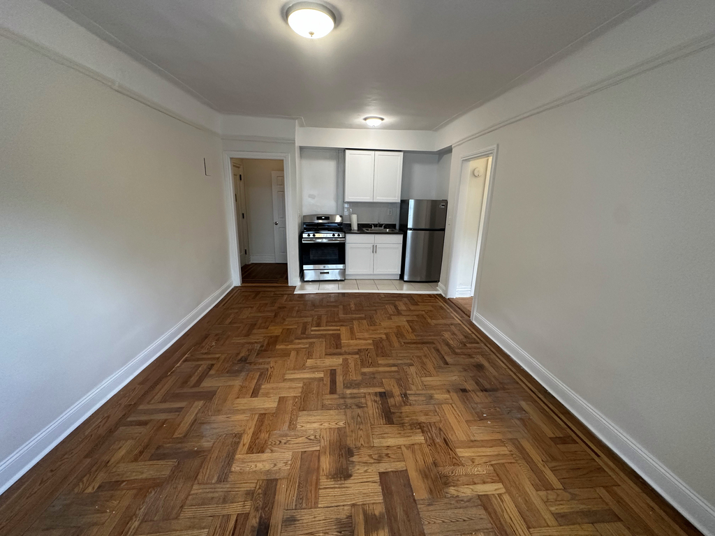 108 Park Terrace East - Photo 2