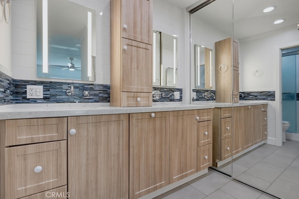23411 Cambridge - Photo 22
