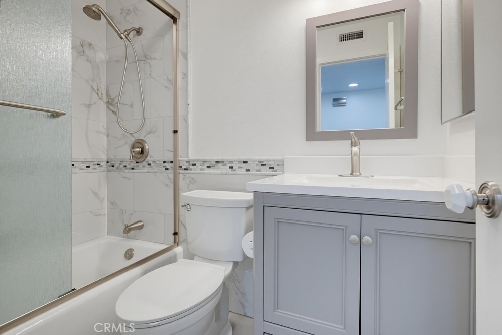 23411 Cambridge - Photo 18