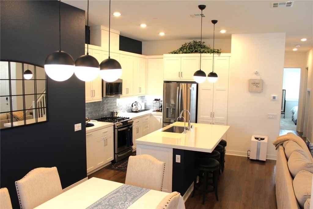 809 Sunrise - Photo 3