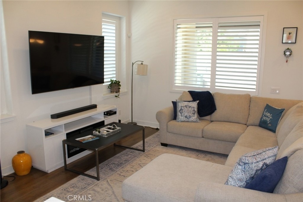 809 Sunrise - Photo 2