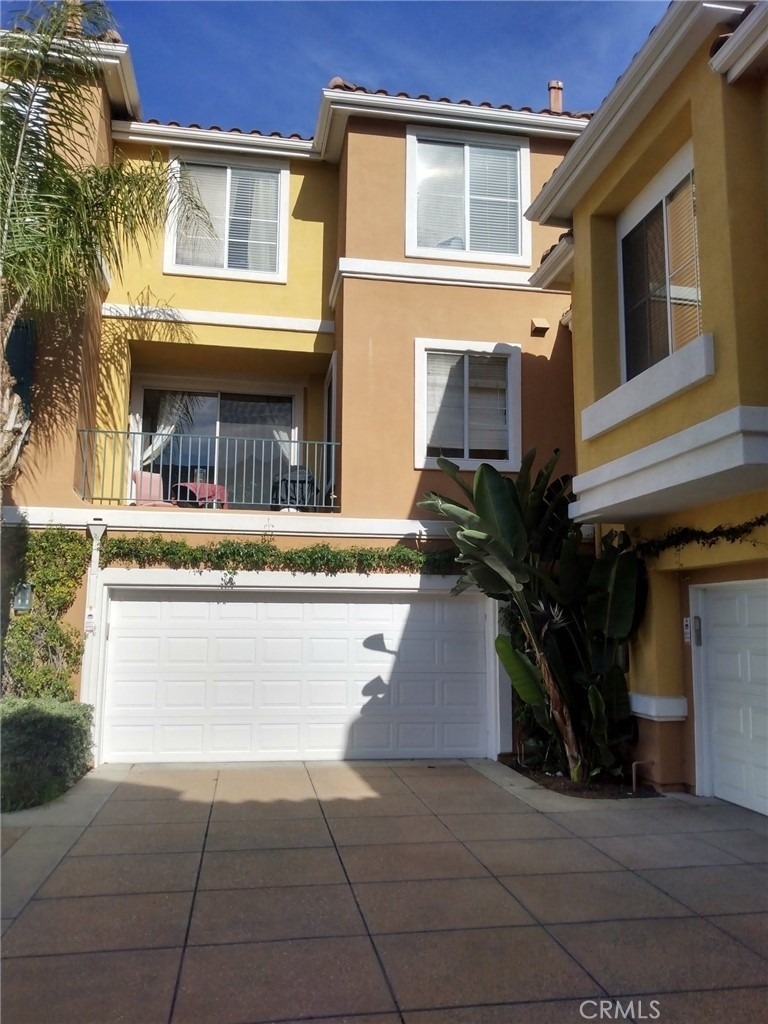 402 Marinella Aisle - Photo 0