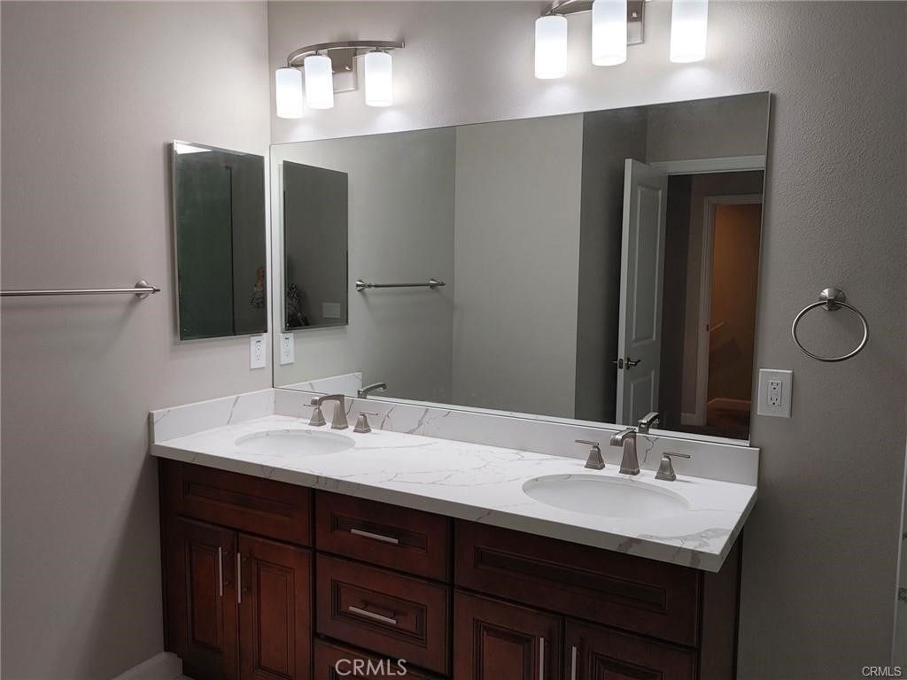 16408 Valencia Avenue - Photo 5