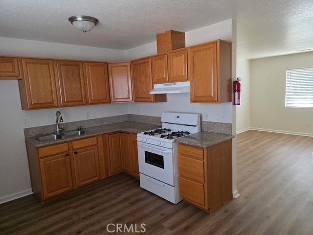 16784 Sultana Street - Photo 4