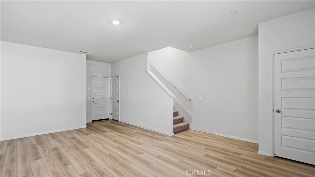 205 N Vincent - Photo 2
