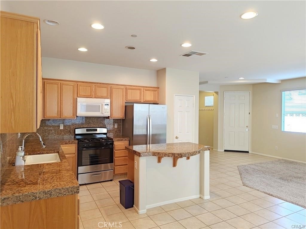 4531 Streamport Dr - Photo 3