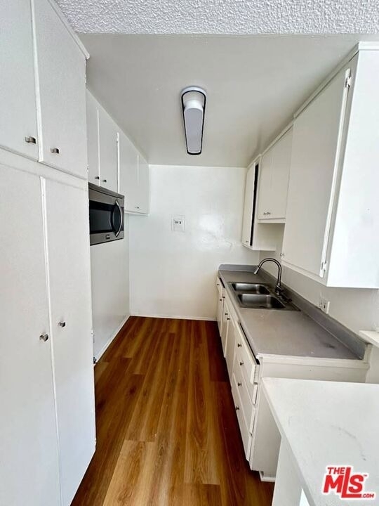 932 Wilcox Ave - Photo 1