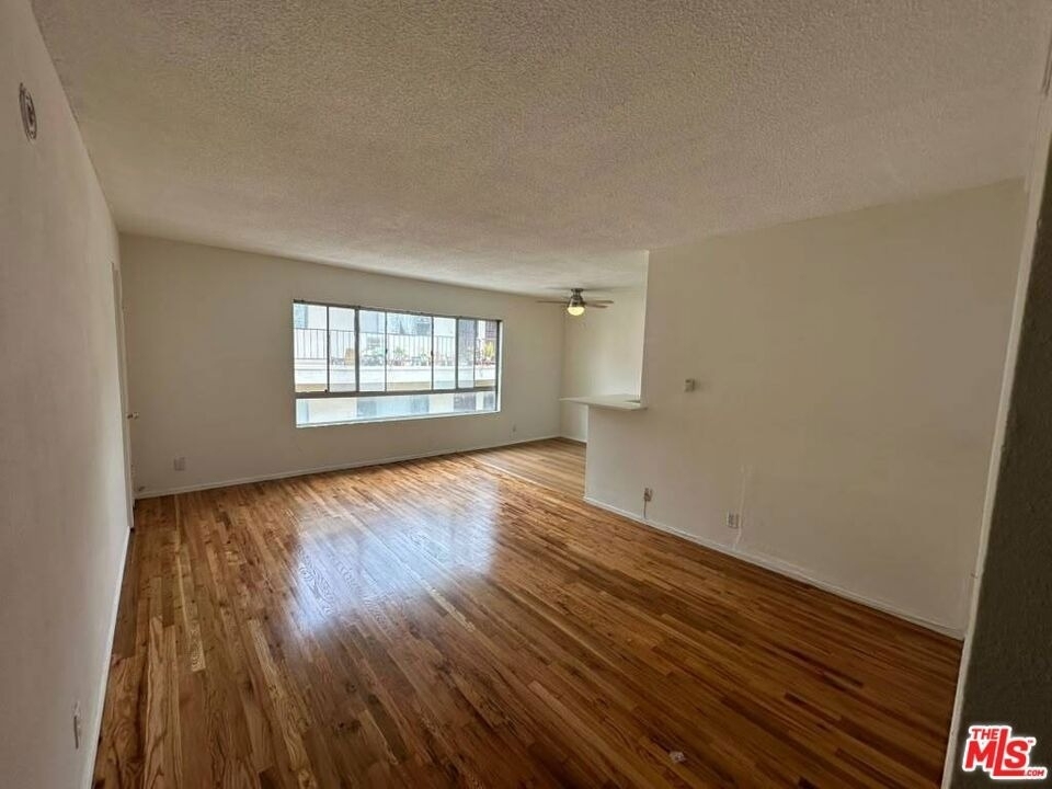 932 Wilcox Ave - Photo 7
