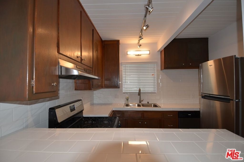 3113 5th Street - Photo 4