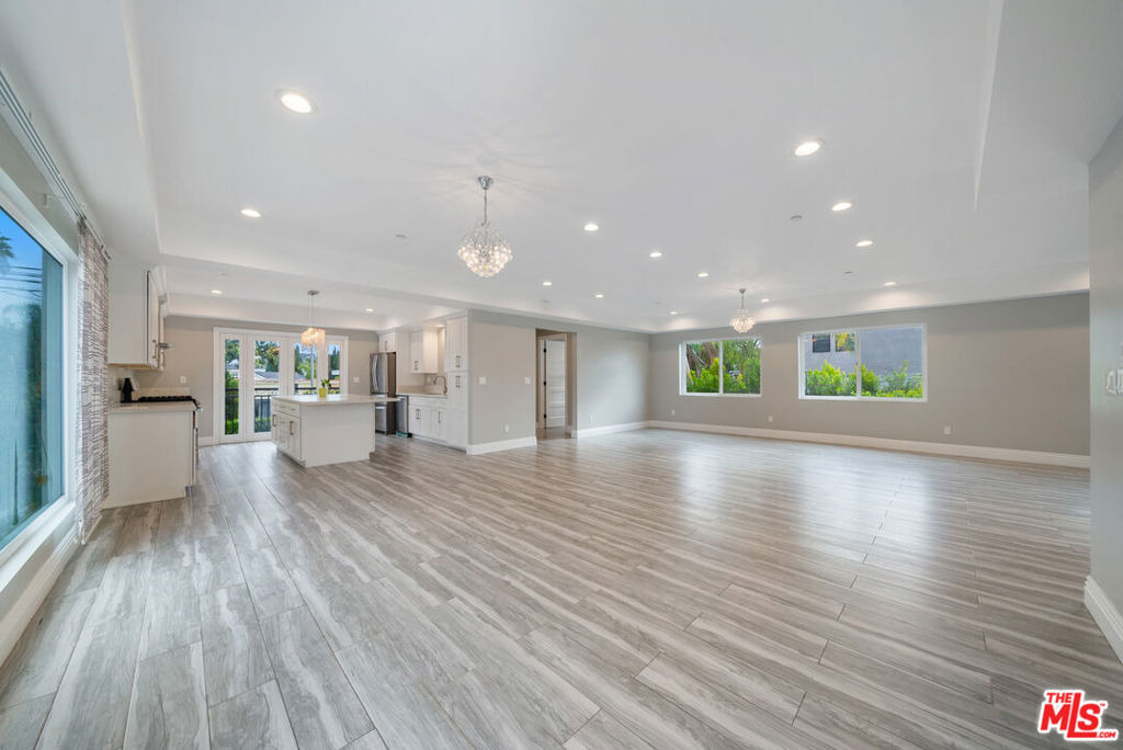 1357 Seward Street - Photo 7