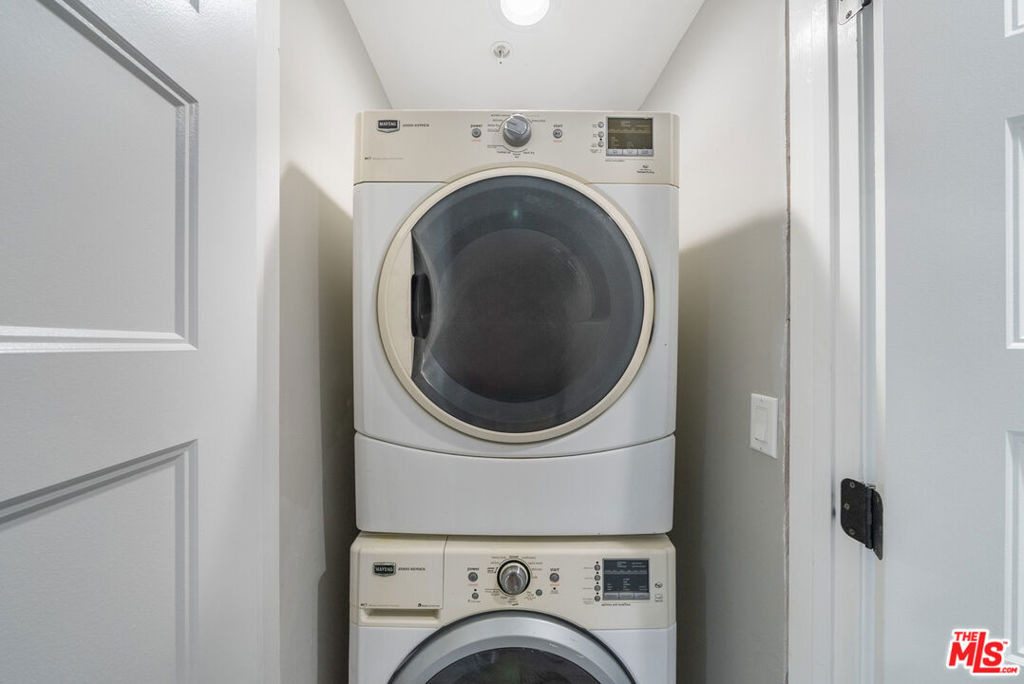 1357 Seward Street - Photo 32