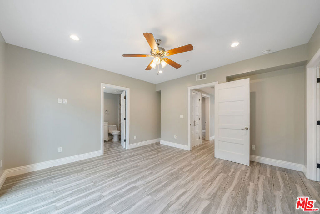 1357 Seward Street - Photo 16
