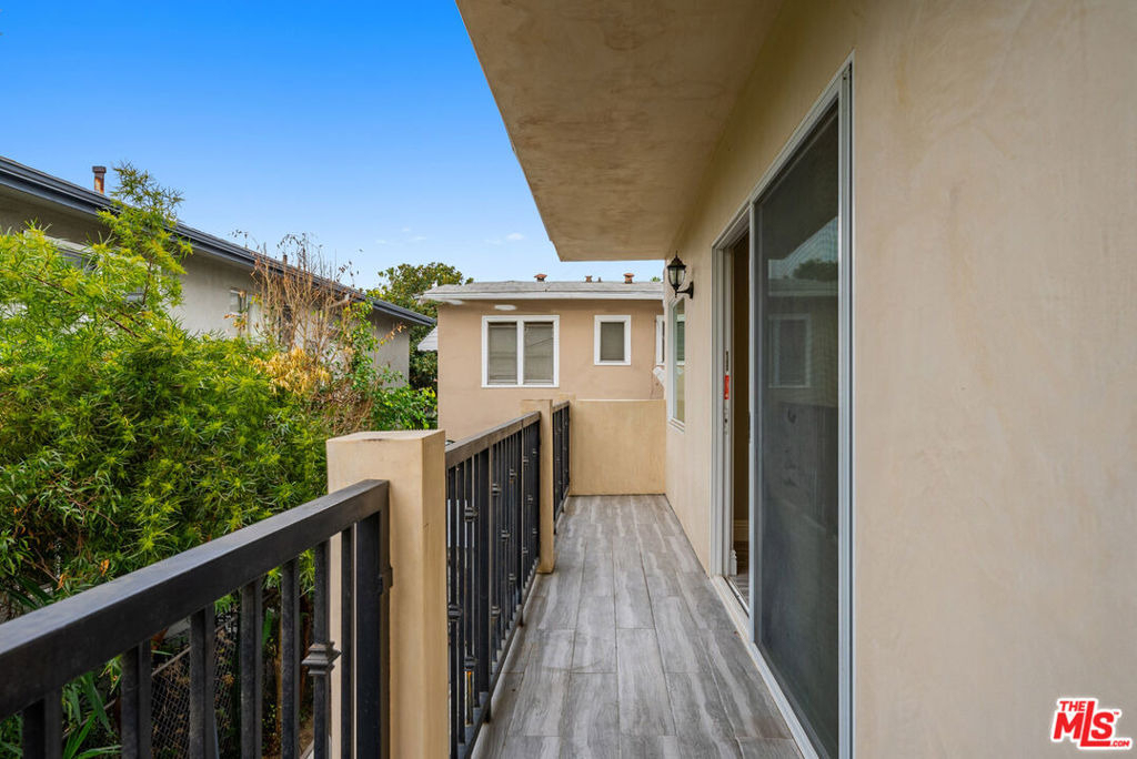1357 Seward Street - Photo 34