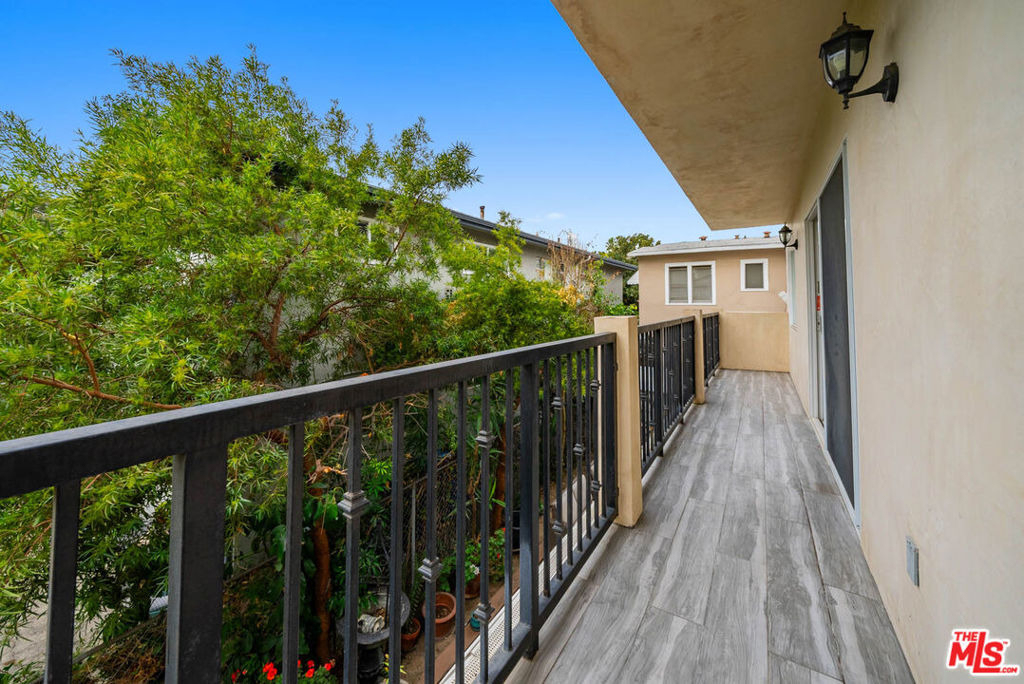 1357 Seward Street - Photo 33
