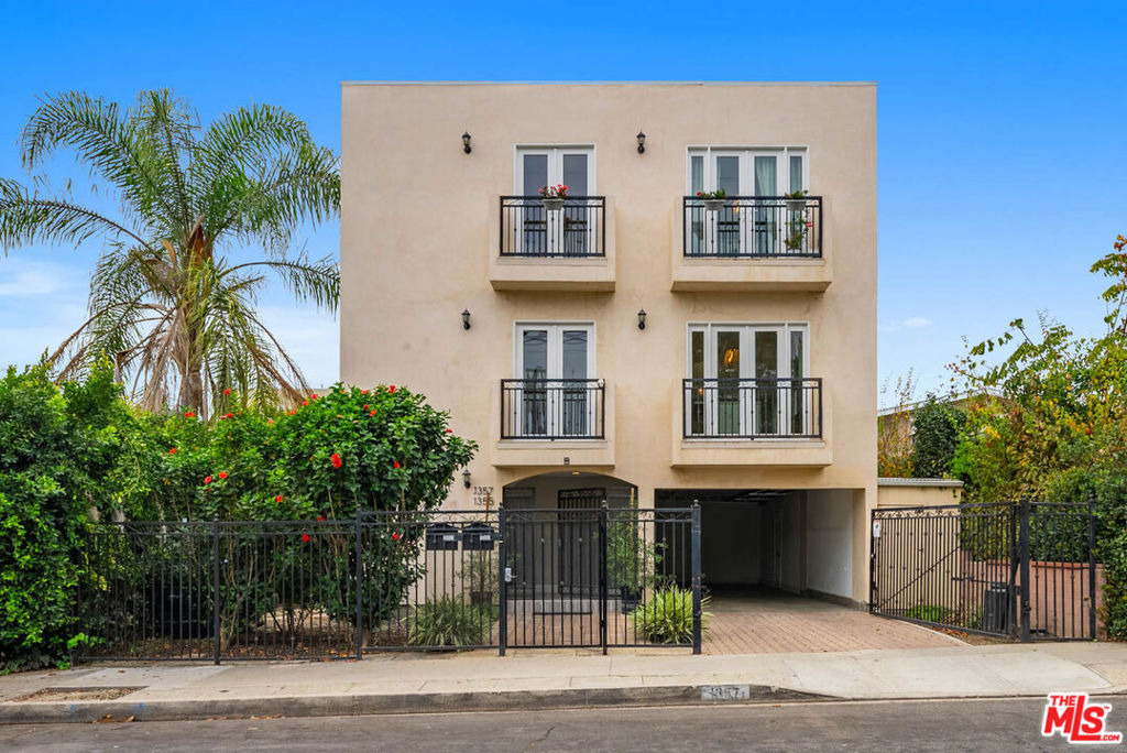 1357 Seward Street - Photo 0
