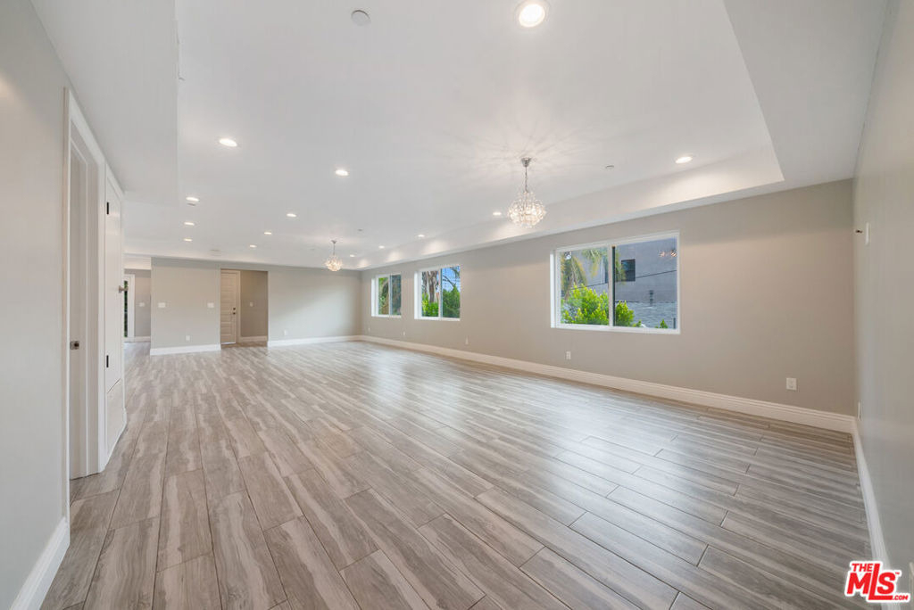 1357 Seward Street - Photo 5