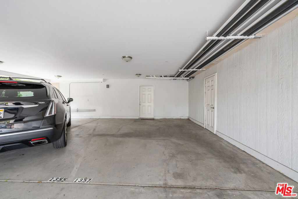 1357 Seward Street - Photo 36