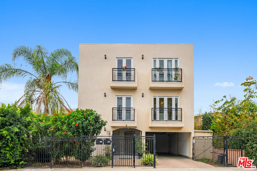 1357 Seward Street - Photo 37