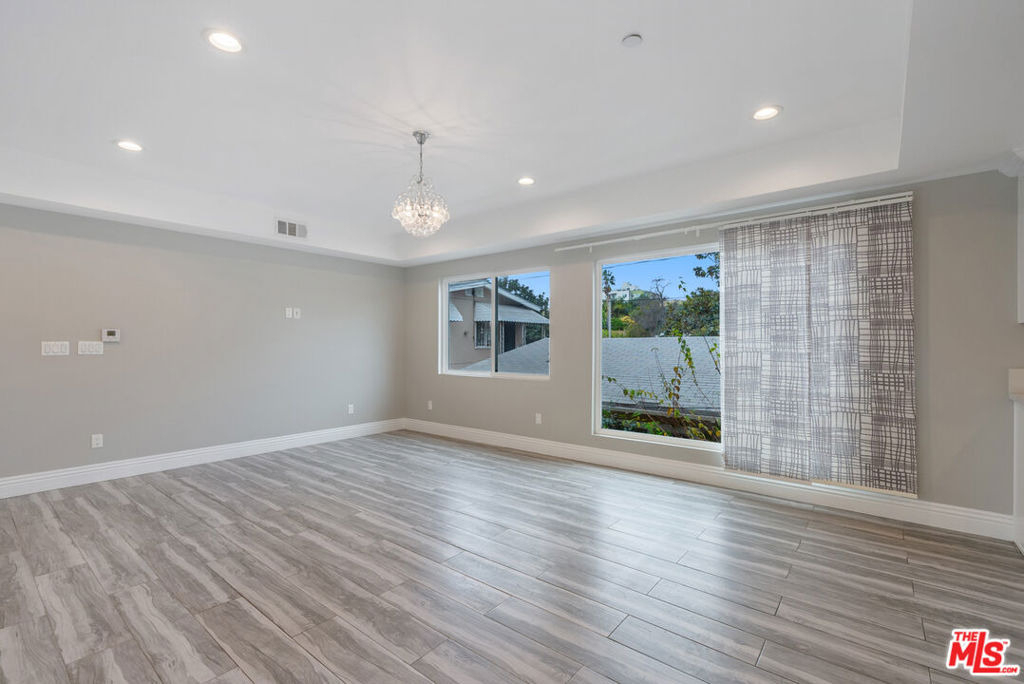 1357 Seward Street - Photo 6