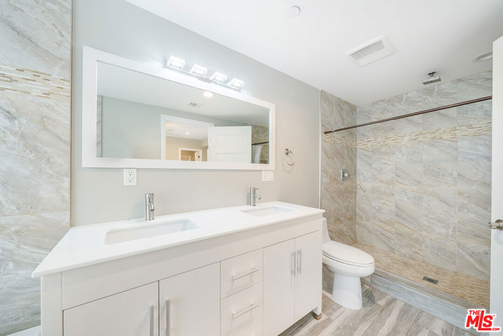 1357 Seward Street - Photo 23