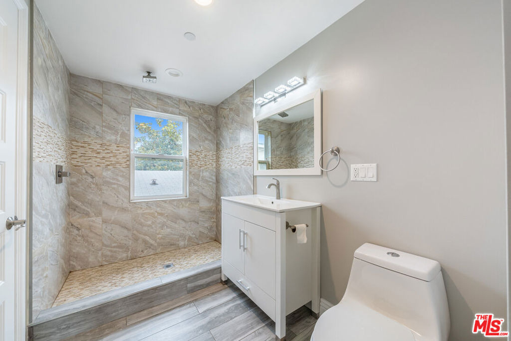 1357 Seward Street - Photo 29