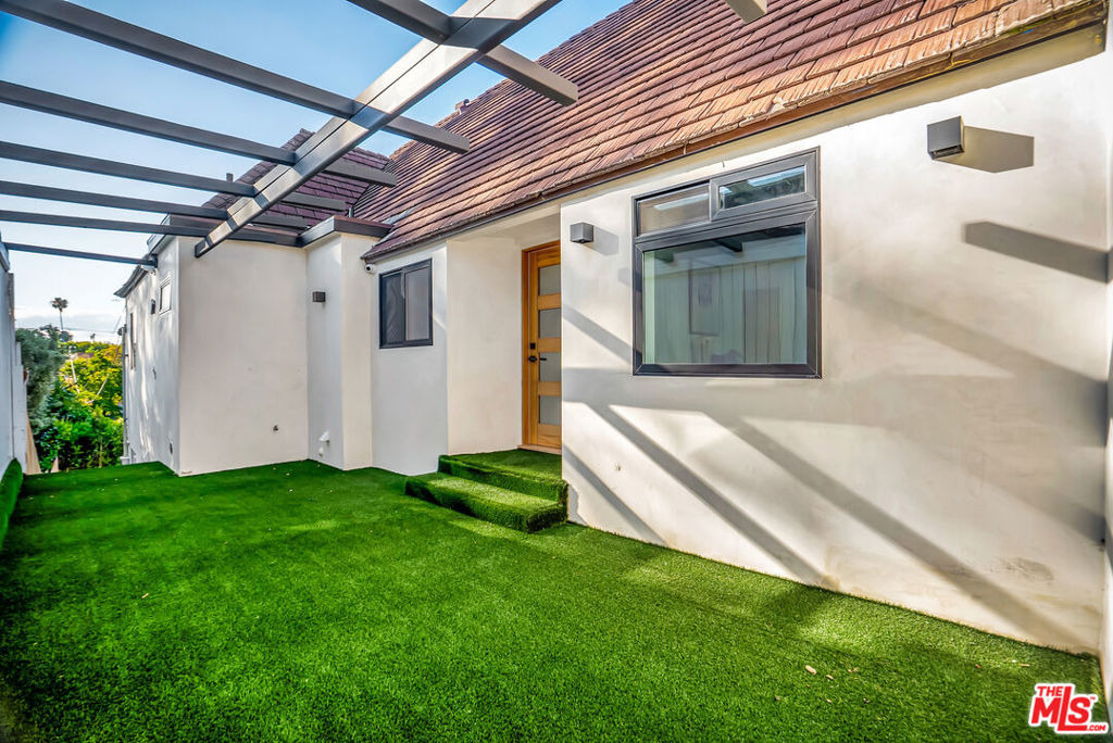1145 S Longwood Avenue - Photo 28