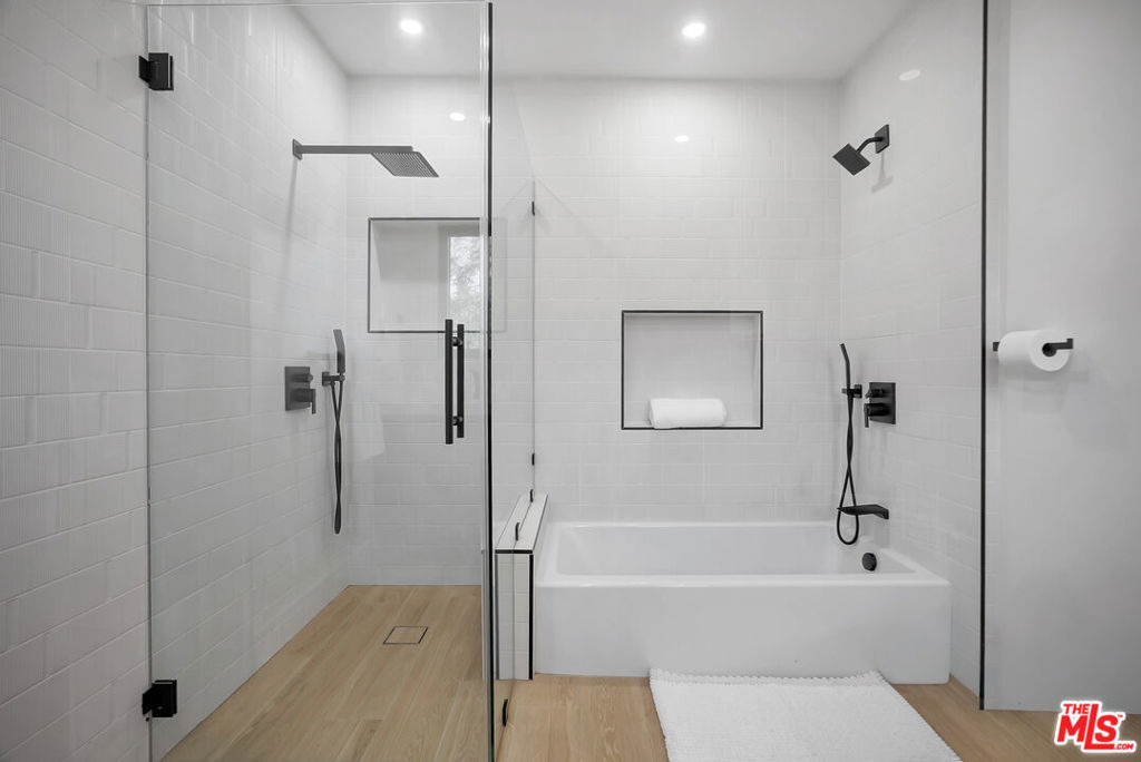 1145 S Longwood Avenue - Photo 25