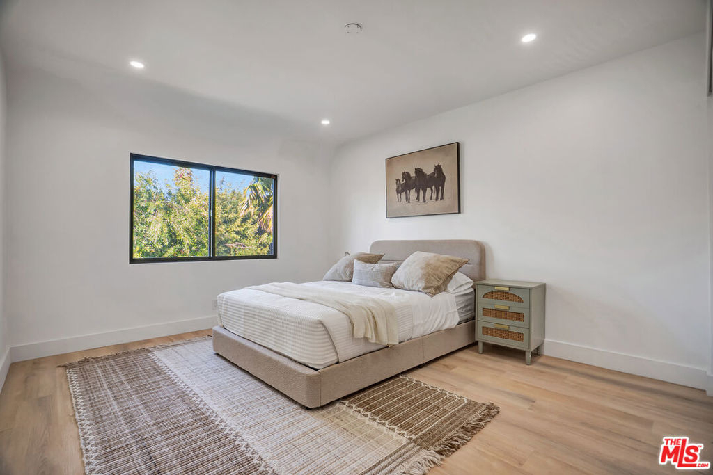1145 S Longwood Avenue - Photo 16