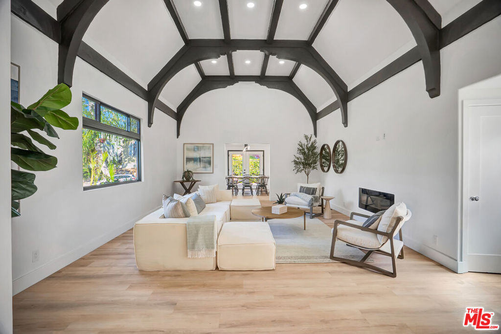 1145 S Longwood Avenue - Photo 2