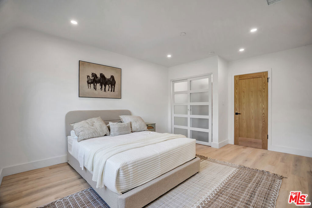 1145 S Longwood Avenue - Photo 17