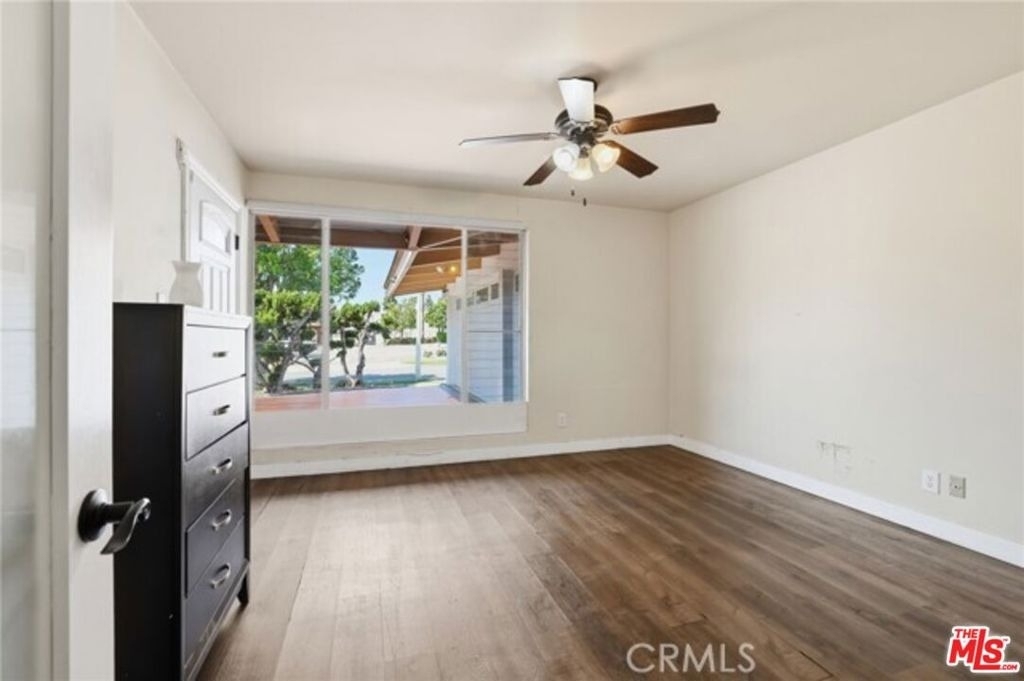 6732 Wooster Avenue - Photo 8